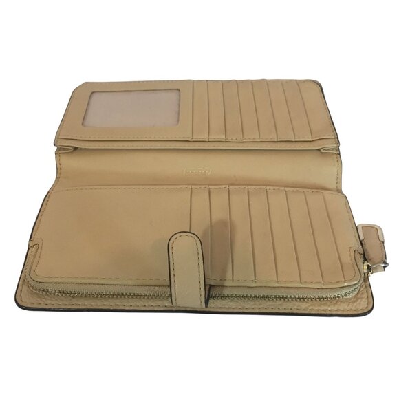 Coach Cream Leather Wallet With Multiple Card Slots & ID Window - Picture 6 of 8